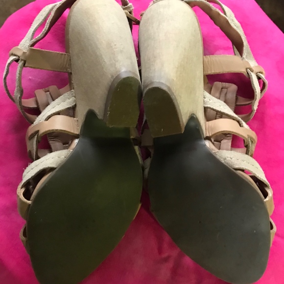 Tan sandals - Picture 6 of 7